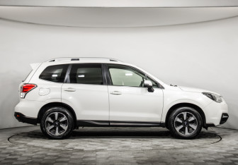 Подержанный автомобиль Subaru Forester Suv 2016 года (4 фото)