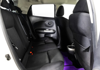 Подержанный автомобиль Nissan Juke 2012 года (16 фото)