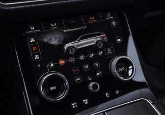 Подержанный автомобиль Land Rover Range Rover Velar 2017 года (24 фото)