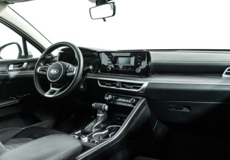 Подержанный автомобиль Kia K5 2020 года (9 фото)