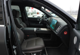 Подержанный автомобиль LiXiang L9 2024 года (27 фото)