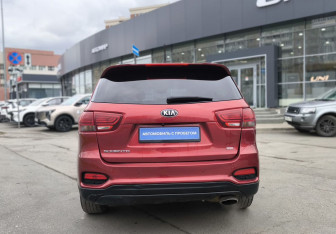 Подержанный автомобиль Kia Sorento 2019 года (5 фото)