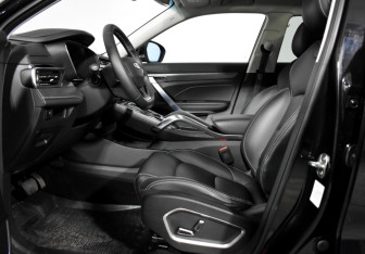 Подержанный автомобиль Geely Atlas Pro 2023 года (12 фото)