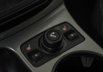 Подержанный автомобиль Ford Kuga 2015 года (17 фото)