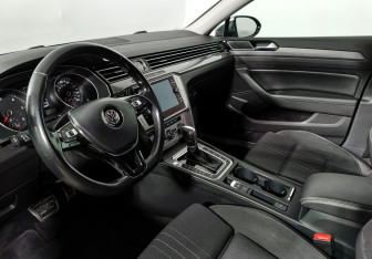 Подержанный автомобиль Volkswagen Passat Wagon 2017 года (9 фото)