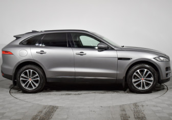 Подержанный автомобиль Jaguar F-Pace 2020 года (4 фото)