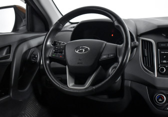 Подержанный автомобиль Hyundai Creta 2018 года (14 фото)