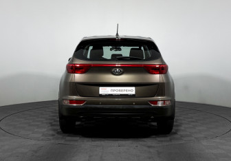 Подержанный автомобиль Kia Sportage 2016 года (6 фото)