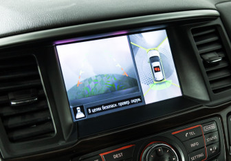 Подержанный автомобиль Nissan Pathfinder 2014 года (20 фото)