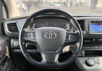 Подержанный автомобиль Toyota ProAce 2018 года (25 фото)