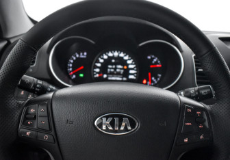 Подержанный автомобиль Kia Sorento 2016 года (16 фото)