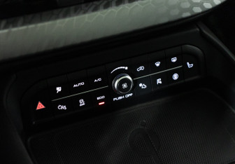 Подержанный автомобиль Haval F7 2023 года (19 фото)