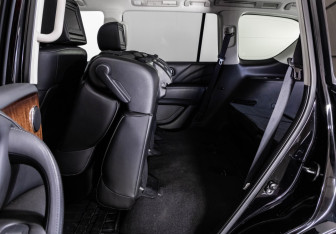 Подержанный автомобиль Infiniti QX80 2016 года (33 фото)