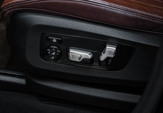 Подержанный автомобиль BMW X7 2019 года (25 фото)