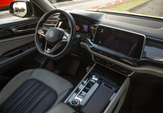 Подержанный автомобиль Volkswagen Teramont 2022 года (10 фото)