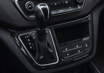Подержанный автомобиль Hyundai Grand Starex 2018 года (21 фото)