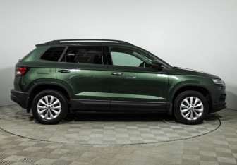 Подержанный автомобиль Skoda Karoq 2021 года (5 фото)