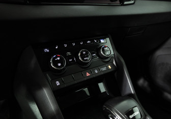 Подержанный автомобиль Skoda Karoq 2020 года (16 фото)