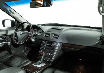 Подержанный автомобиль Volvo XC90 2012 года (9 фото)