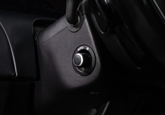 Подержанный автомобиль Jaguar XJ 2016 года (110 фото)