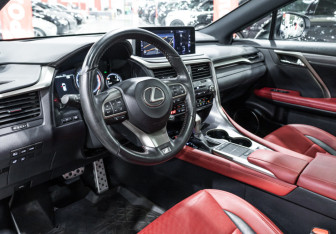 Подержанный автомобиль Lexus RX 2020 года (14 фото)
