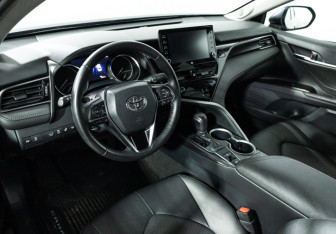 Подержанный автомобиль Toyota Camry Sedan 2021 года (11 фото)