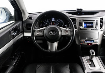 Подержанный автомобиль Subaru Outback Wagon 2012 года (12 фото)