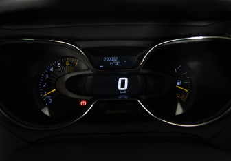 Подержанный автомобиль Renault Kaptur 2016 года (12 фото)