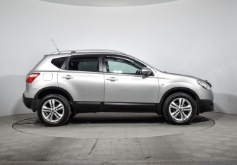 Подержанный автомобиль Nissan Qashqai 2010 года (4 фото)