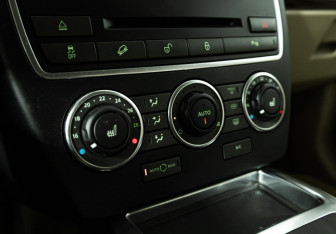 Подержанный автомобиль Land Rover Freelander 2014 года (17 фото)