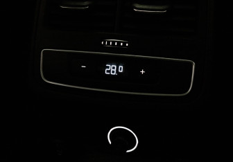 Подержанный автомобиль Audi A4 Sedan 2016 года (27 фото)