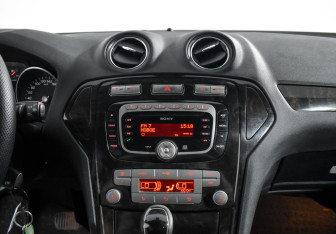 Подержанный автомобиль Ford Mondeo Sedan 2008 года (16 фото)