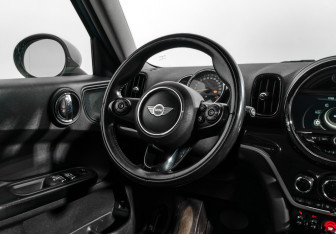 Подержанный автомобиль MINI Countryman 2017 года (15 фото)