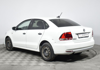 Подержанный автомобиль Volkswagen Polo Sedan 2017 года (7 фото)