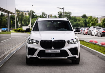 Подержанный автомобиль BMW X5 2021 года (5 фото)