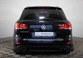 Подержанный автомобиль Volkswagen Touareg 2011 года (6 фото)