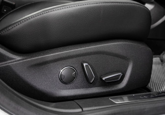 Подержанный автомобиль Ford Mondeo Sedan 2017 года (25 фото)