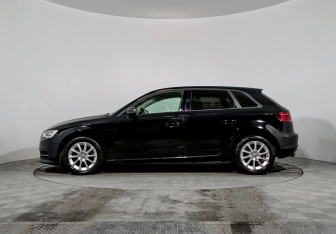 Подержанный автомобиль Audi A3 Hatchback 2014 года (8 фото)