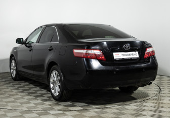 Подержанный автомобиль Toyota Camry Sedan 2008 года (7 фото)