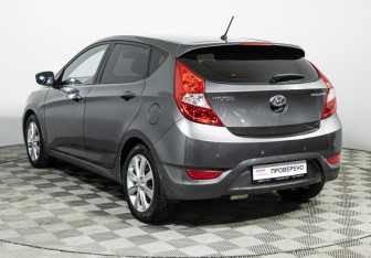 Подержанный автомобиль Hyundai Solaris Hatchback 2011 года (7 фото)