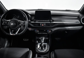 Подержанный автомобиль Kia Cerato Sedan 2021 года (14 фото)