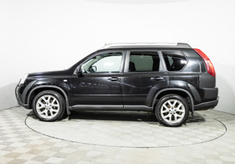 Подержанный автомобиль Nissan X-Trail 2013 года (8 фото)