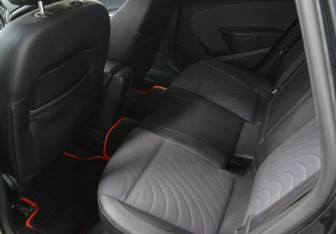 Подержанный автомобиль Opel Astra Sedan 2014 года (11 фото)