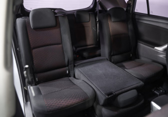 Подержанный автомобиль Toyota Verso 2010 года (22 фото)