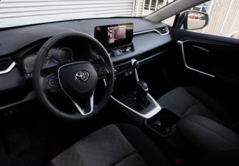 Новый Toyota RAV4 2025 (12 фото)
