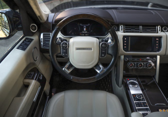 Подержанный автомобиль Land Rover Range Rover 2016 года (9 фото)