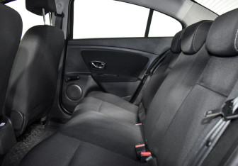 Подержанный автомобиль Renault Fluence 2013 года (12 фото)