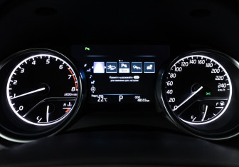 Подержанный автомобиль Toyota Camry Sedan 2018 года (12 фото)