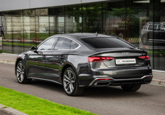 Подержанный автомобиль Audi A5 Liftback 2020 года (8 фото)