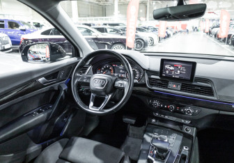 Подержанный автомобиль Audi Q5 2018 года (20 фото)